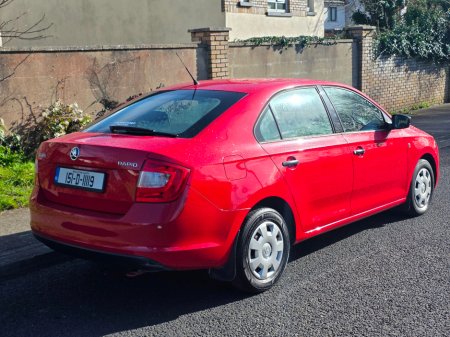 2015 Skoda Rapid - thumbnail 3