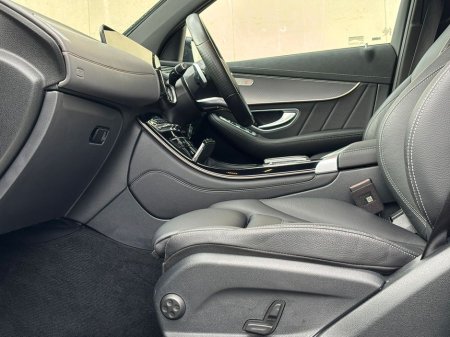 2023 Mercedes-Benz EQC 400 4MATIC AMG LINE EDITION €37,990 thumbnail