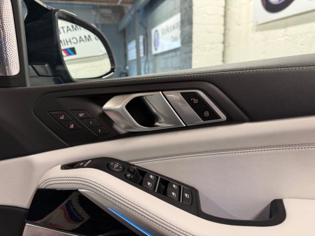 2025 BMW X5  €104,995 thumbnail