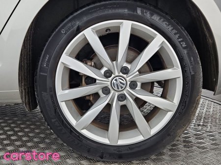 2016 Volkswagen Golf 1.2 TSI Auto thumbnail
