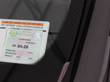 2020 Renault Clio - thumbnail 32