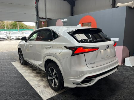 2021 Lexus NX 300 h - view 2