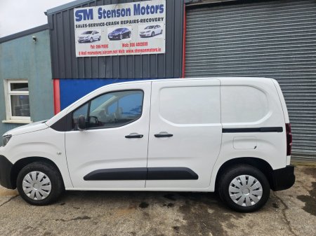 2021 Peugeot Partner 