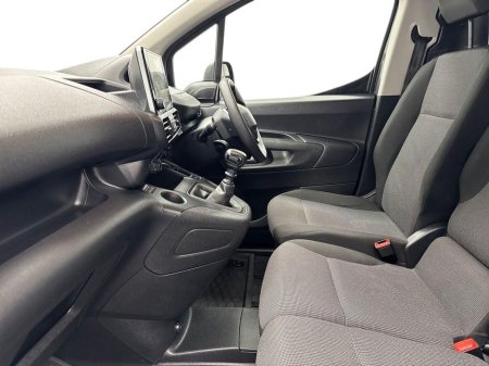 2024 Peugeot Partner - thumbnail 2