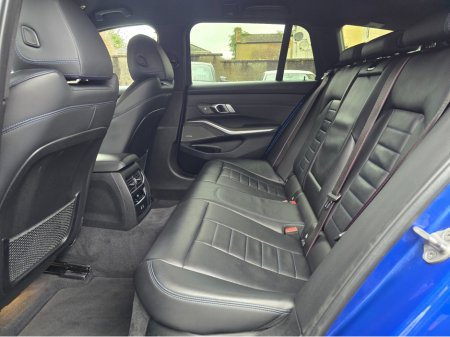 2021 BMW 3 Series - thumbnail 13