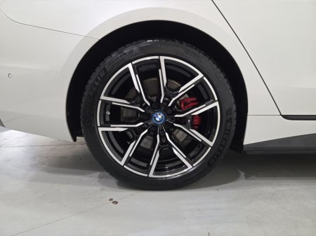 2022 BMW i4 - thumbnail 14