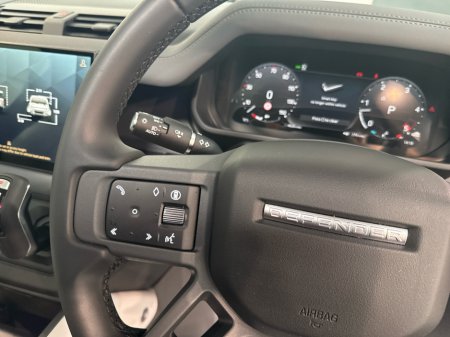 2025 Land Rover Defender - thumbnail 16
