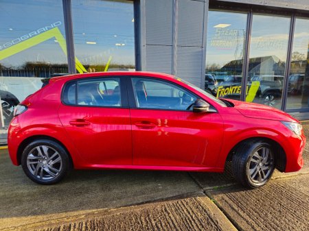 2022 Peugeot 208 1.2 Puretech 75bhp Active €15,000