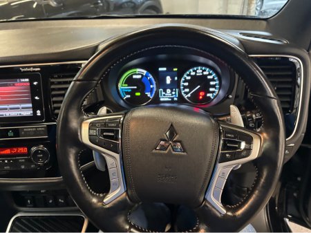 2019 Mitsubishi Outlander OUTL PHEV S-EDI S-EDITION 4DR AUTO €20,999 thumbnail