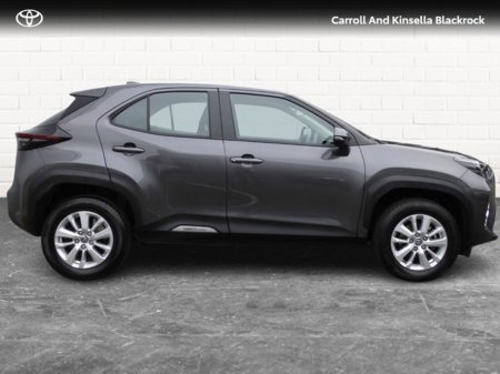 2024 Toyota Yaris Cross Hybrid Luna €27,950 thumbnail