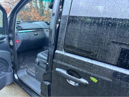 2008 Mercedes-Benz Viano AUTO//ELECTRIC WHEEL CHAIR RAMP//6 CAPTAINS UNMARKED LEATHER SEATS//DVD//ELECTRIC DOOR CLOSING///BRAND NEW NCT 2/2027///TINY MLS///UNIQUE OPPORTUNITY €15,950 thumbnail