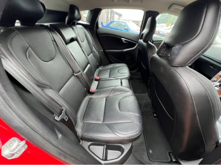 2019 Volvo V40 ==STUNNING VOLVO V40//AUTO//HUGE SPEC//FULL LEATHER// €17,500 thumbnail