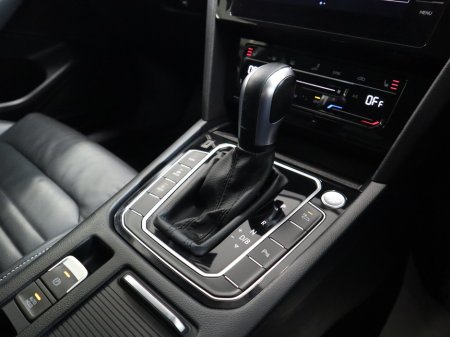 2021 Volkswagen Passat *123* GTE S-A DSG €23,995 thumbnail