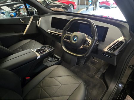 2022 BMW iX - thumbnail 11