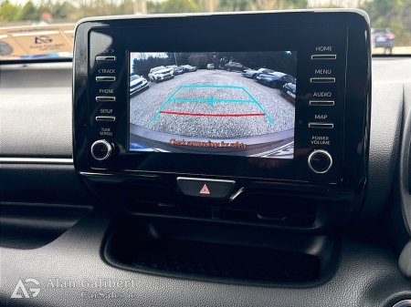 2023 Toyota Yaris 1.5 HYBRID LUNA  AUTO €18,995 thumbnail