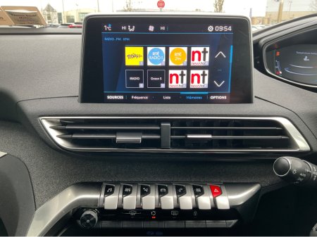 2020 Peugeot 5008 ALLURE 1.2 130 6.3 4DR €23,950 thumbnail