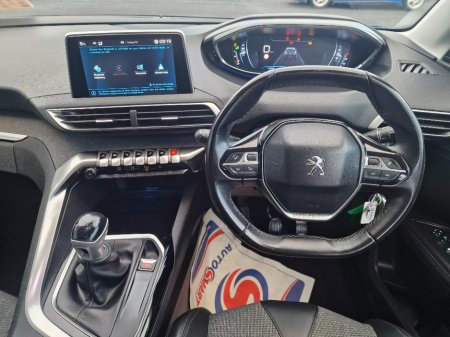 2019 Peugeot 5008 Allure 7SEATS 1.5 Blue HDI 130 4D €20,950 thumbnail