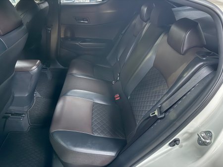 2018 Toyota C-HR 1.8 HYBRID LUNA €19,790 thumbnail