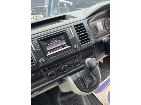 2018 Volkswagen Transporter - thumbnail 18