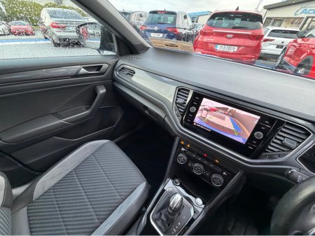 2021 Volkswagen T-Roc R-LINE - 2.0L DIESEL - AUTO - 12M WARRANTY - CAR: 1699 €29,950 thumbnail