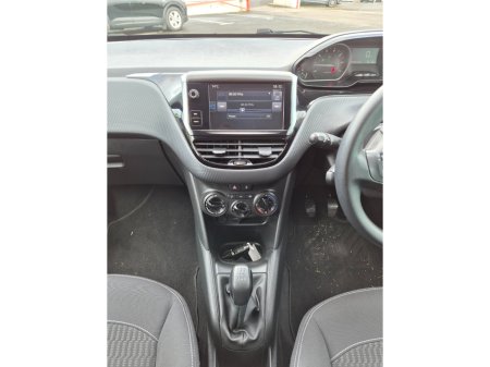 2017 Peugeot 208 - thumbnail 11
