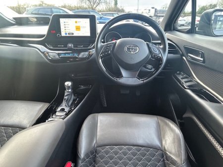 2023 Toyota C-HR 1.8 HYBRID SOL €24,945 thumbnail