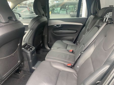 2024 Volvo XC90 T8 Core Recharge AWD Auto (PHEV) €64,900 thumbnail