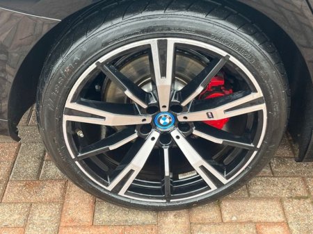 2024 BMW 5 Series - thumbnail 5