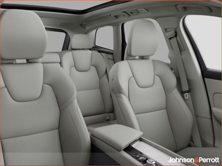 2026 Volvo XC60 T6 350 AWD PHEV Ultra Bright - Onyx Black Metallic €85,295 thumbnail