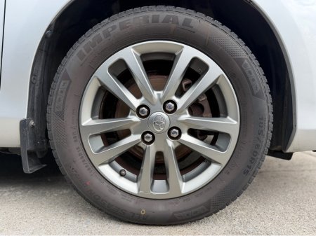 2016 Toyota Yaris - photo 4