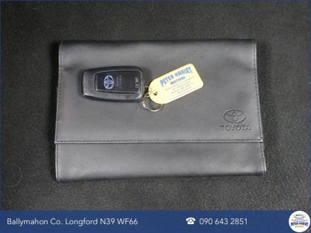 2019 Toyota C-HR 1.8 HYBRID LUNA €19,450 thumbnail