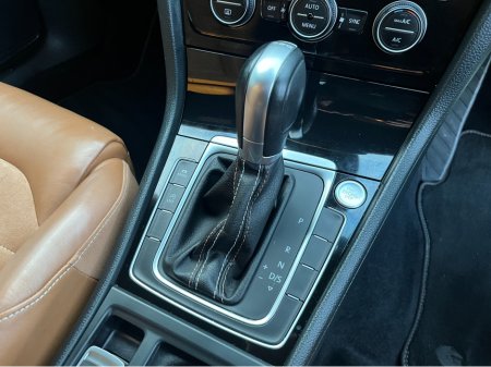 2014 Volkswagen Golf EDITION 40 AUTOMATIC 1.4 PETROL //HALF LEATHER SEATS//HEATED SEATS//REVERSE CAMERA//ADAPTIVE CRUISE CONTROL//KEYLESS ENTRY// €13,950 thumbnail