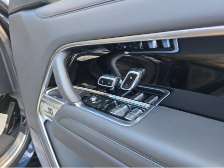 2025 Land Rover Range Rover - thumbnail 13