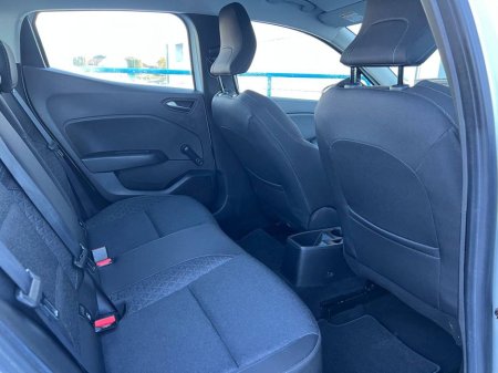 2020 Renault Clio DYNAMIQUE 1.0 TCE // NEW 2 YEAR NCT // AIR CONDITIONING // 16" ALLOYS €11,950 thumbnail