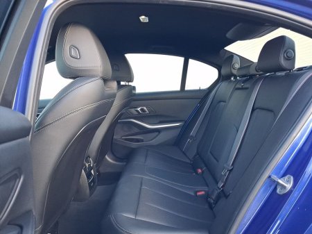 2025 BMW 3 Series - thumbnail 10