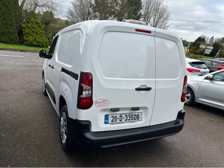 2021 Peugeot Partner PROFESSIONAL L1 5DR €10,900 thumbnail