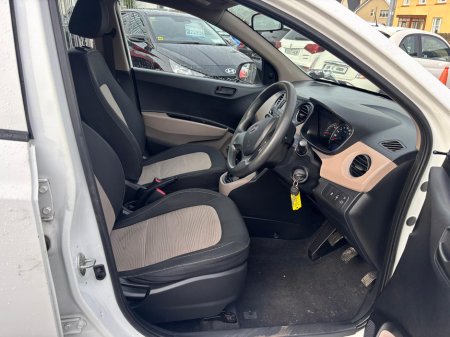 2016 Hyundai i10 - thumbnail 2