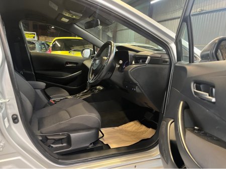 2021 Toyota Celsior HYBRID LUNA H/B AUTO 4DR €24,500 thumbnail