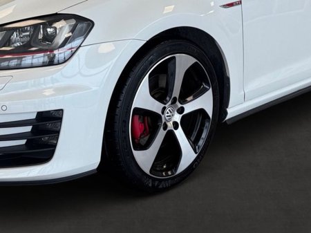 2017 Volkswagen Golf - thumbnail 10