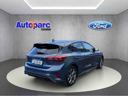 2023 Ford Focus - view 3