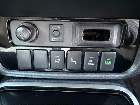 2020 Mitsubishi Outlander 4X4 Plug-in Hybrid - High Spec - Like New €24,750 thumbnail