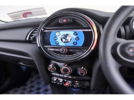 2020 MINI Hatch 1.5 AUTO 5DR *REVERSE CAM*PARK SENSORS* €22,890 thumbnail