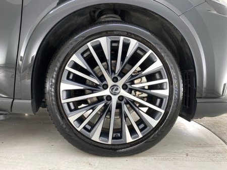 2025 Lexus RX 450h+ Luxury €85,950 thumbnail