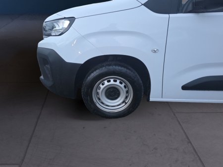 2024 Peugeot Partner  €18,658 thumbnail