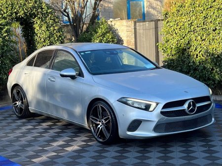 2020 Mercedes-Benz A Class A200d EXCLUSIVE AUTO // FULL SERVICE HISTORY // VIRTUAL COCKPIT // NEW 19" AMG ALLOYS // HEATED POWERED SEATS €26,900 thumbnail