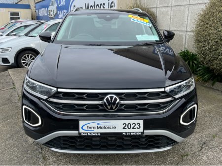2023 Volkswagen T-Roc - thumbnail 2