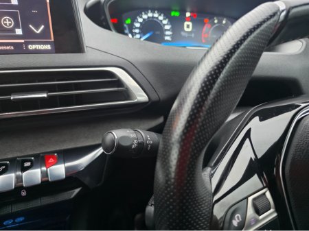 2017 Peugeot 5008 ( 172 REG ) 7 SEATER - DIGITAL DASH - CAMERA - ALLOYS - CARPLAY ANDROID AUTO EU RADIO PEARL WHITE €24,950 thumbnail