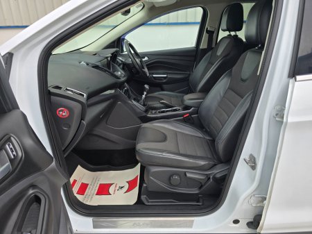 2016 Ford Kuga - thumbnail 15