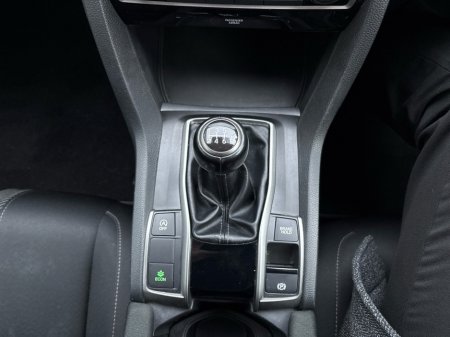 2018 Honda Civic 1.0 VTEC TURBO SR 5DR 129PS €13,950 thumbnail