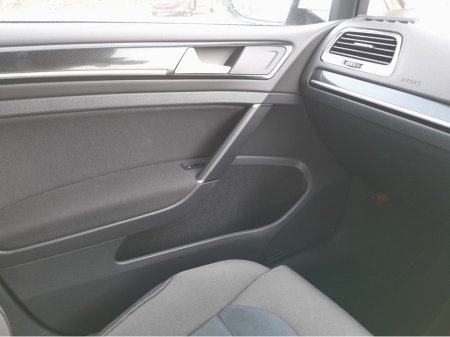 2015 Volkswagen Golf 1.4 Highline €13,950 thumbnail